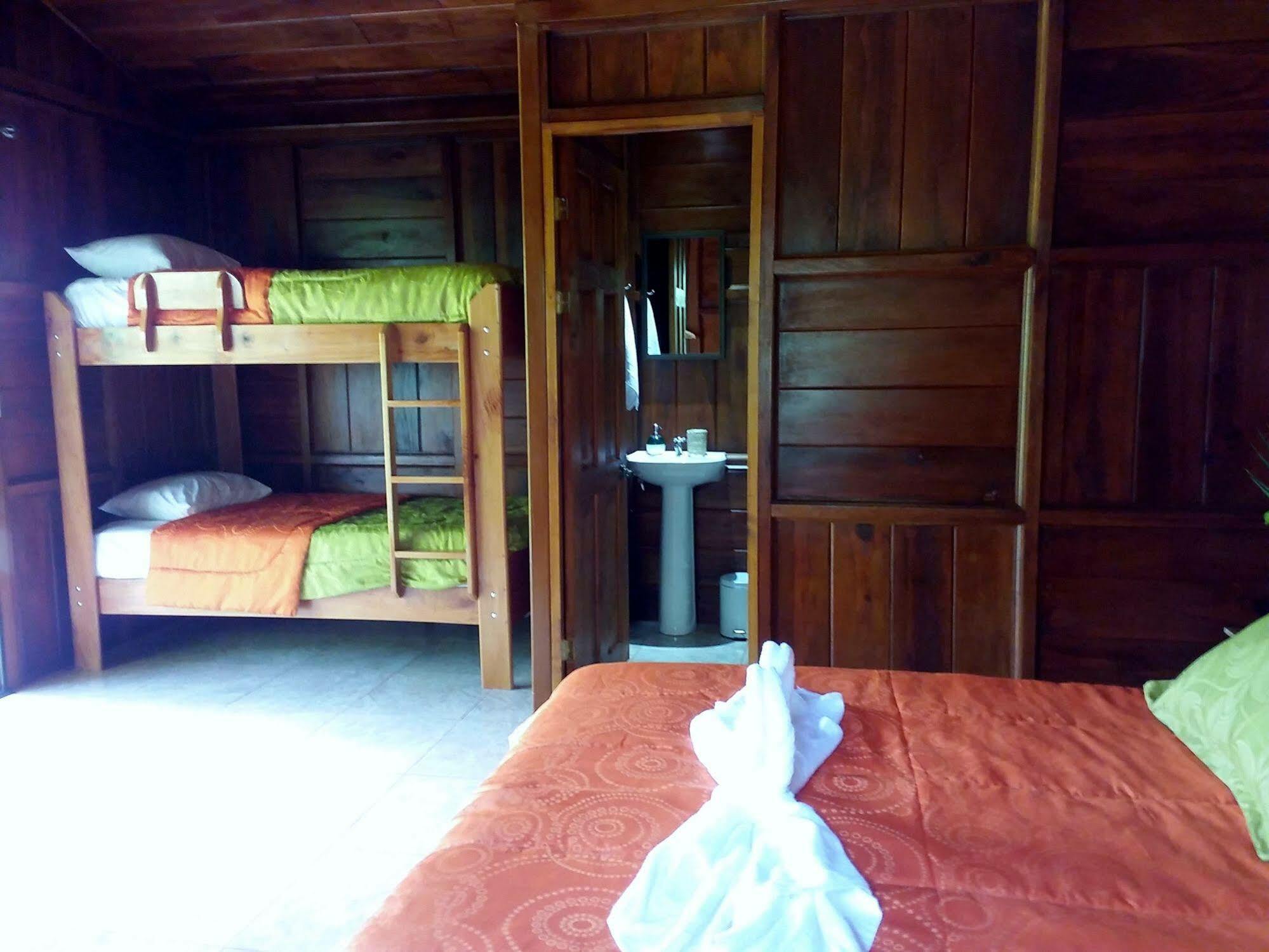 Rancho De Lelo Ecolodge Monteverde Exteriör bild