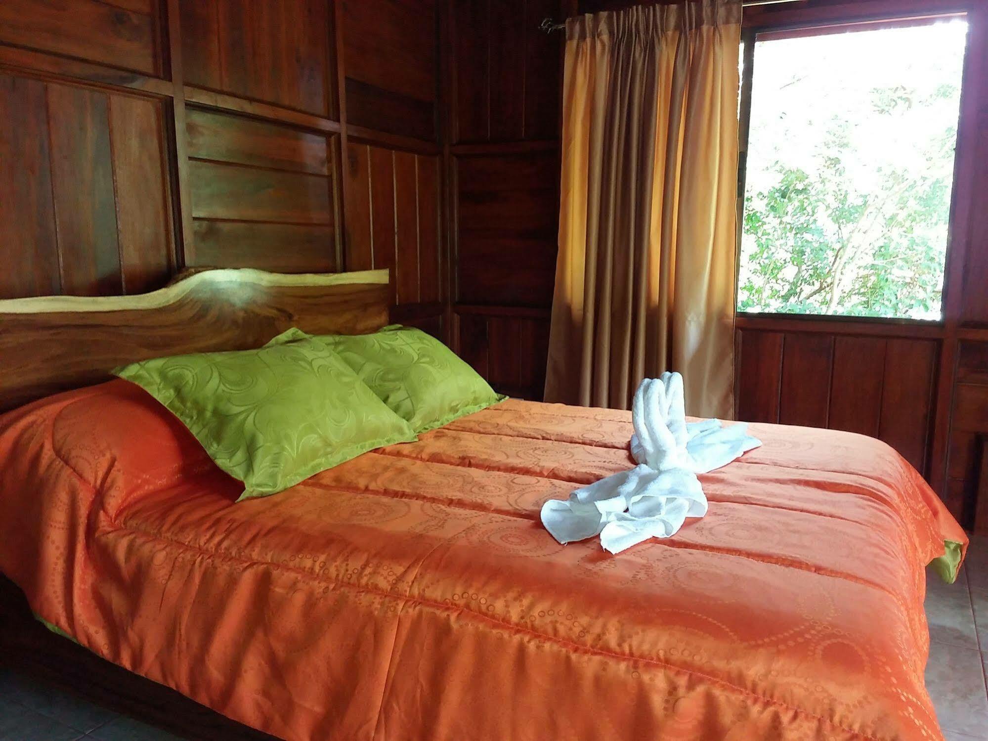 Rancho De Lelo Ecolodge Monteverde Exteriör bild