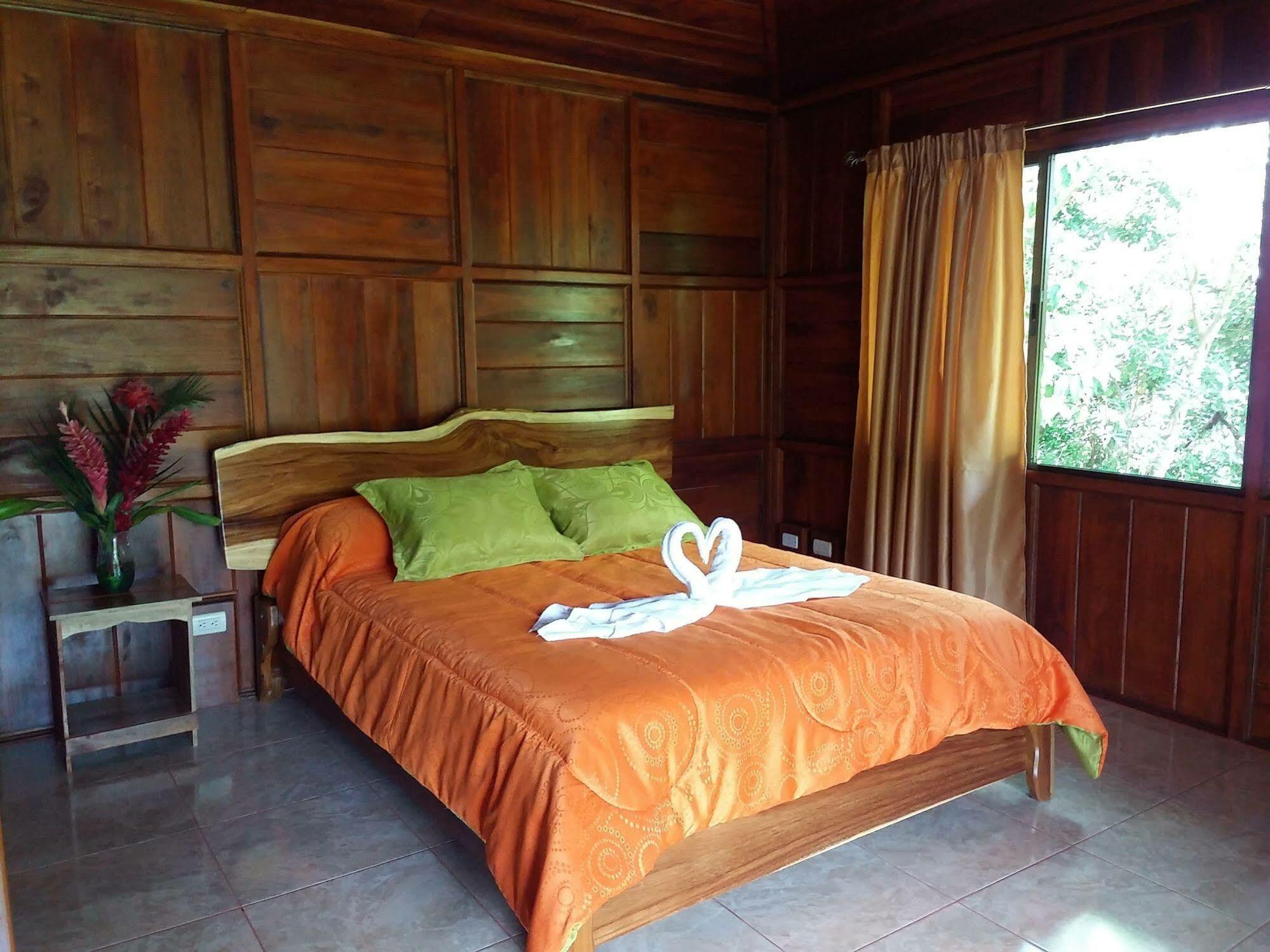 Rancho De Lelo Ecolodge Monteverde Exteriör bild