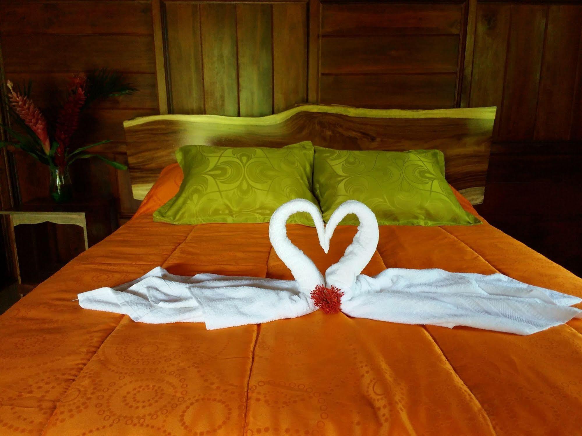 Rancho De Lelo Ecolodge Monteverde Exteriör bild